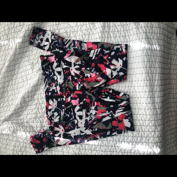 Lululemon Wunder under low rise 8 - Picture 3 of 6